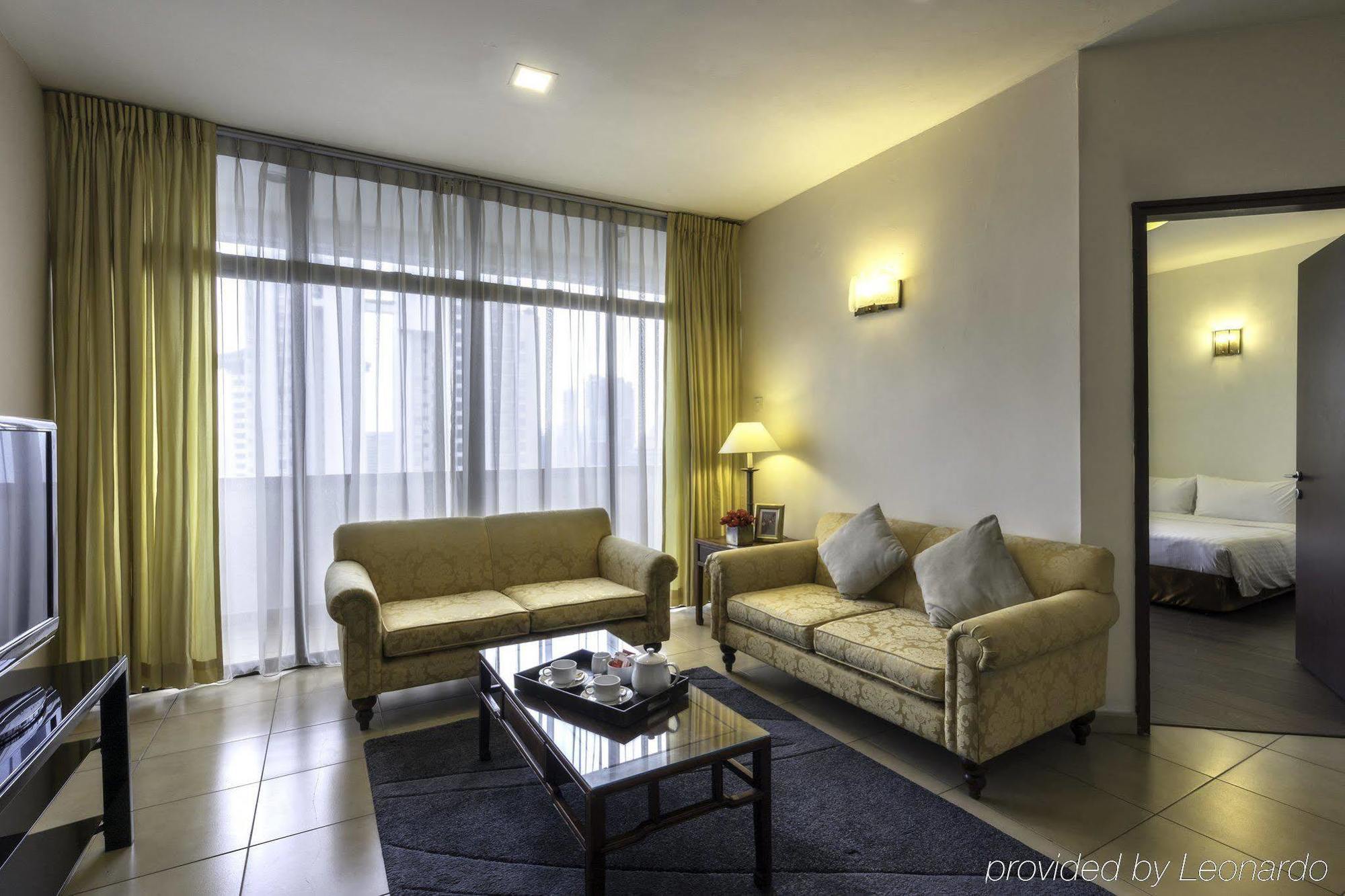 Khách sạn hẻo lánh Far East Plaza Residences By Far East Hospitality 4*